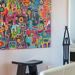 Modern With Balcony Near Tivoli & Metro *