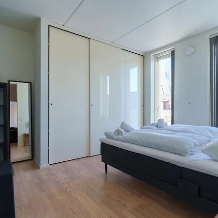 Modern With Balcony Near Tivoli & Metro Apartmán *