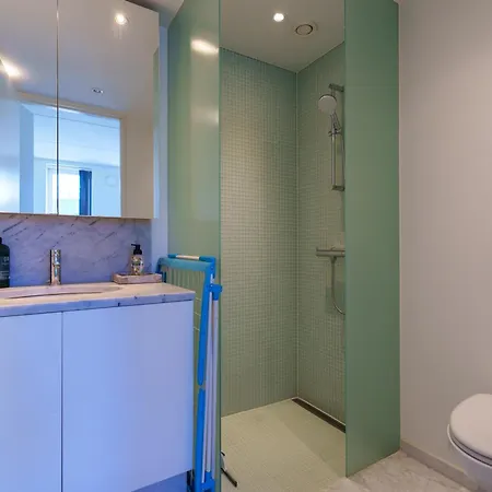 Apartmán Modern With Balcony Near Tivoli & Metro *