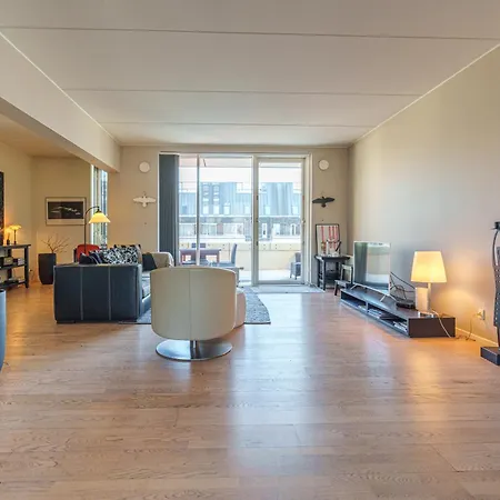 Modern With Balcony Near Tivoli & Metro Appartement *