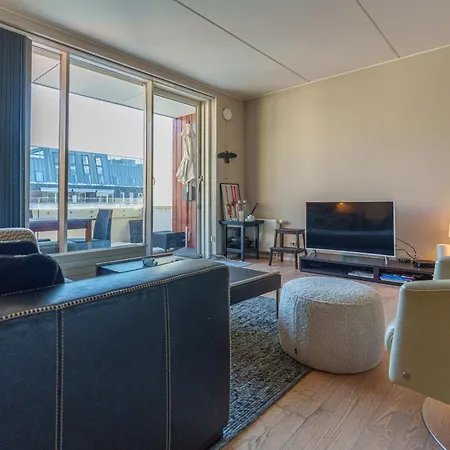Modern With Balcony Near Tivoli & Metro דירה קופנהגן