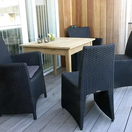 Modern With Balcony Near Tivoli & Metro Daire *