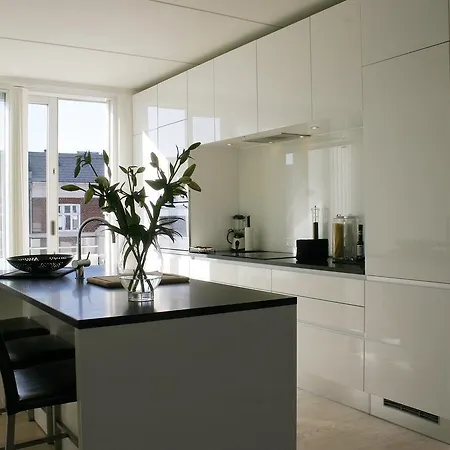 Modern With Balcony Near Tivoli & Metro * Kopenhag