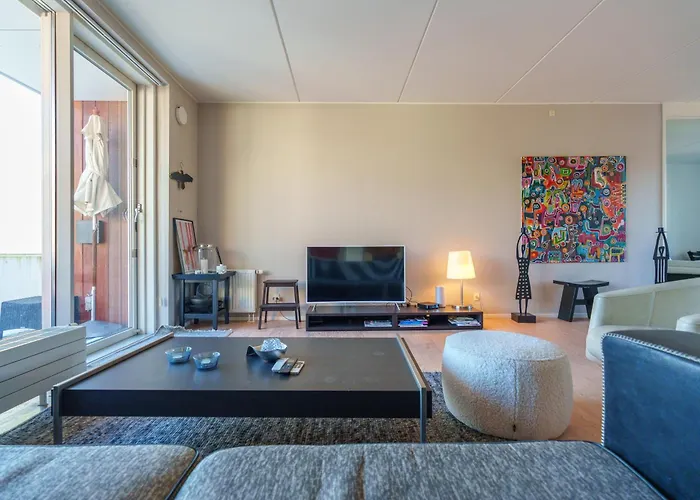 Apartment Modern With Balcony Near Tivoli & Metro *