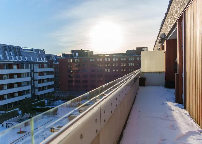 Apartment Modern With Balcony Near Tivoli & Metro