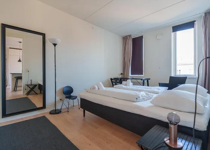 Apartment Modern With Balcony Near Tivoli & Metro *