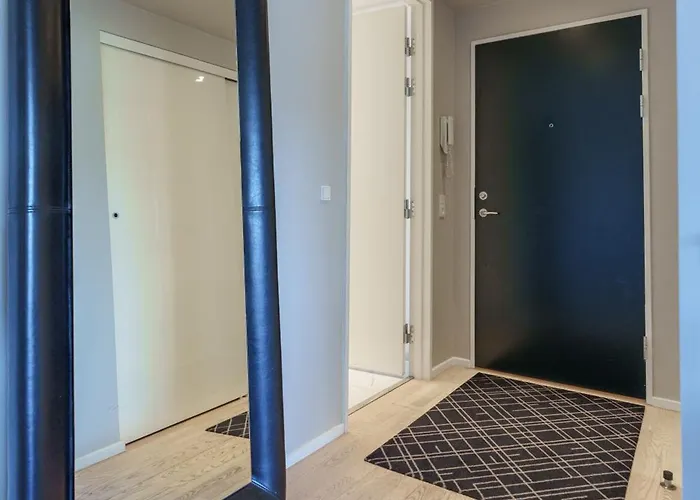 Apartment Modern With Balcony Near Tivoli & Metro *