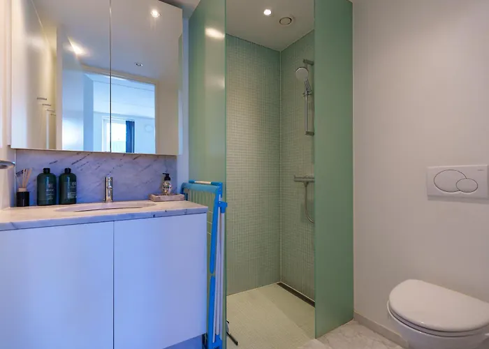 Apartment Modern With Balcony Near Tivoli & Metro *