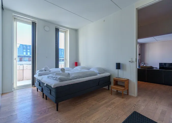 Modern With Balcony Near Tivoli & Metro * Copenhagen