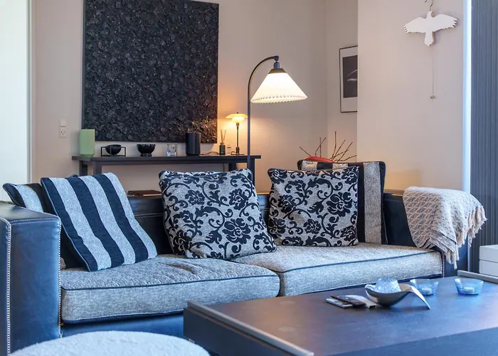 Apartment Modern With Balcony Near Tivoli & Metro *