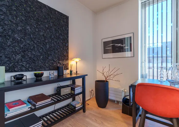 Modern With Balcony Near Tivoli & Metro * 哥本哈根