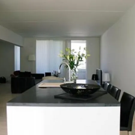 Modern With Balcony Near Tivoli & Metro Copenhague