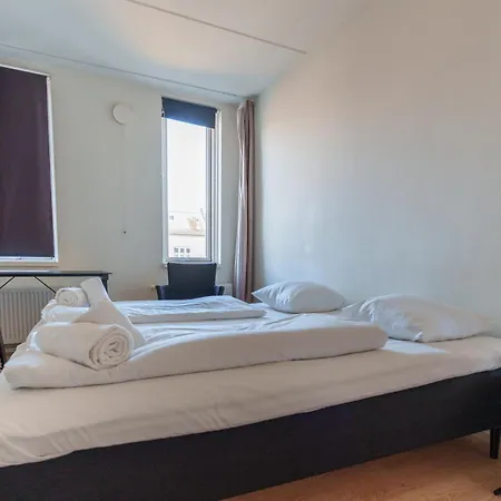 Modern With Balcony Near Tivoli & Metro 아파트 코펜하겐